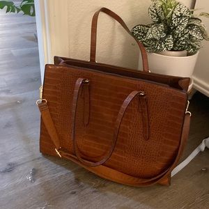 Leather tote bag